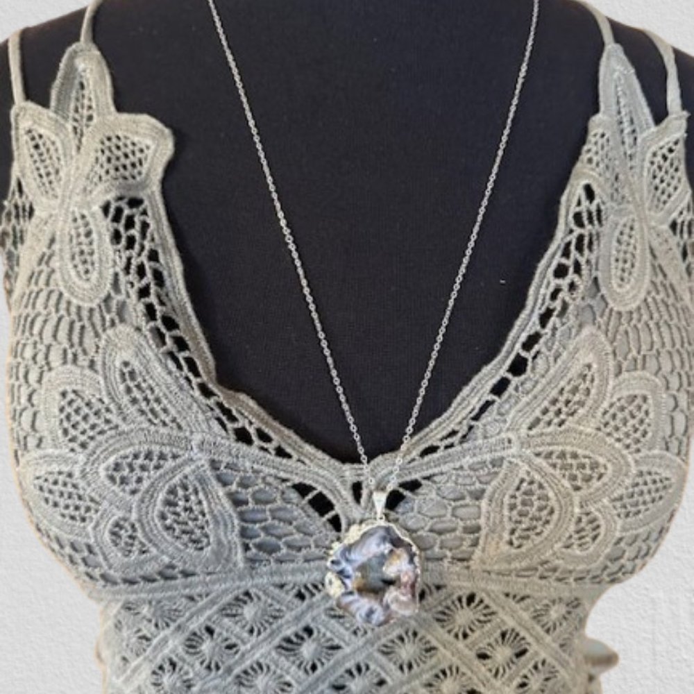 Grey Druzy Pendant Necklace - Picture 4 of 9